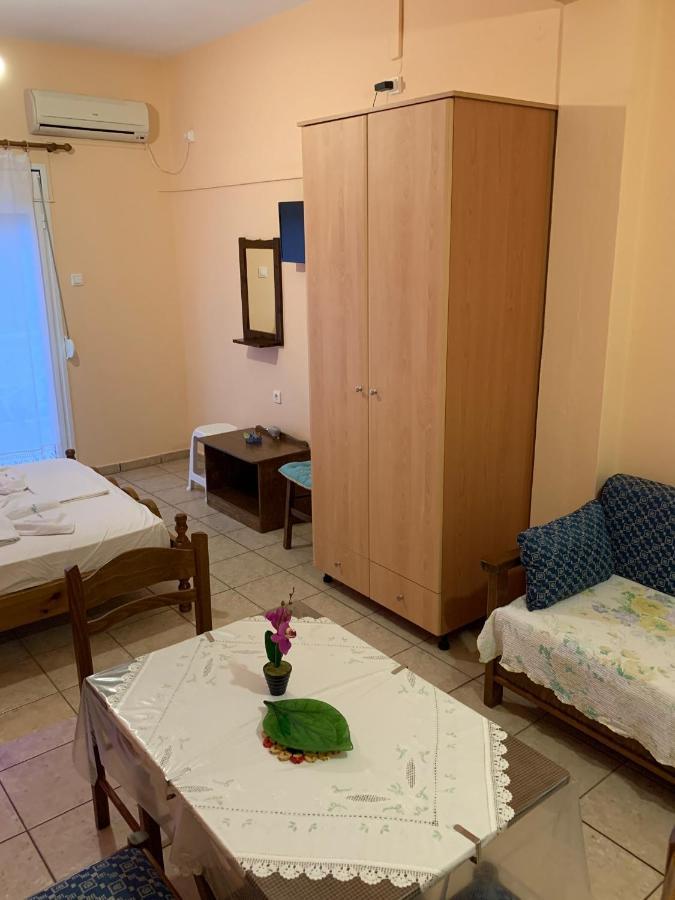 Kostas Rooms Votsi  Exterior foto